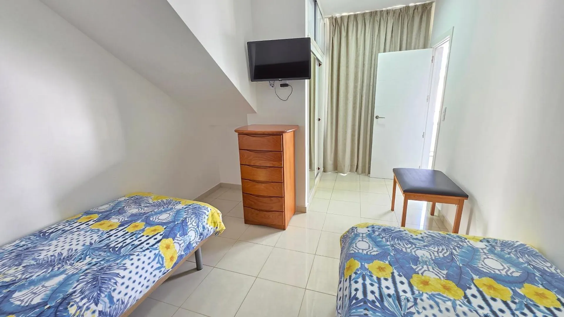 Apartamentos Navio Azul Funchal  Apartment Funchal (Madeira)